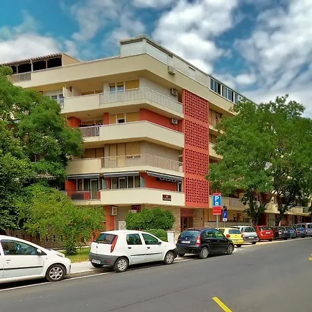 Konukevi Il Giardino Luxury & 4*